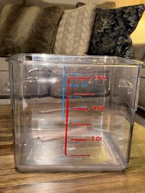 RUBBERMAID COMMERCIAL Restaurant Square Storage Plastic Container, 6 qt, Clear